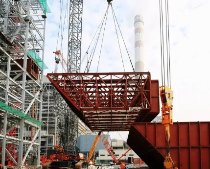 歐式電動葫蘆參與鍋爐省煤器吊裝工作